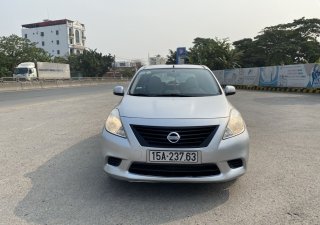 Nissan Sunny 2013 - Xe màu bạc, giá chỉ 215 triệu