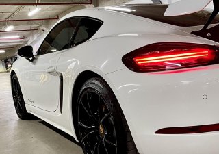 Porsche 718 2020 - Xe màu trắng sang trọng