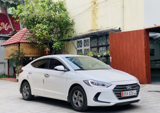 Hyundai Elantra 2017 - Xe màu trắng