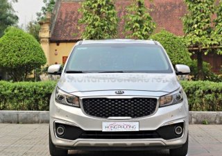 Kia Sedona 2016 - Màu bạc, số tự động