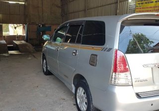 Toyota Innova 2011 - Màu bạc số tự động, giá cực tốt