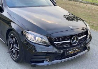 Mercedes-Benz C300 2019 - Giá 1 tỷ 699