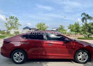 Hyundai Elantra 2021 - Màu đỏ