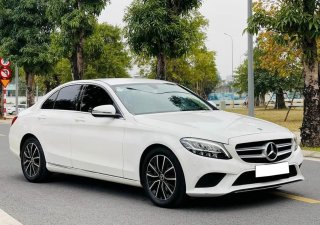 Mercedes-Benz C200 2019 - Xe còn rất mới - Biển số thành phố. Cam kết xe không đâm đụng, lỗi lầm, odo chuẩn