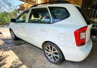 Kia Carens 2010 - Màu trắng số sàn
