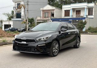 Kia Cerato 2019 - Màu đen, giá tốt