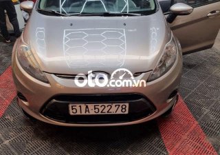Ford Aerostar  fiesta xám ít lăn bánh 2013 - Ford fiesta xám ít lăn bánh