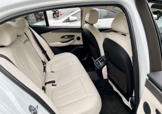 VinFast LUX A2.0 2020 - Xe màu trắng