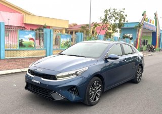 Kia K3 2022 - Màu xanh lam, 628 triệu