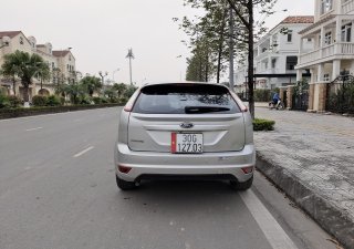 Ford Focus 2010 - Xe màu bạc