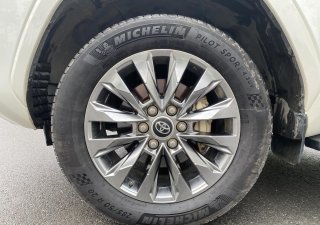 Toyota Land Cruiser 2021 - Xe như mới, xuất hoá đơn cao