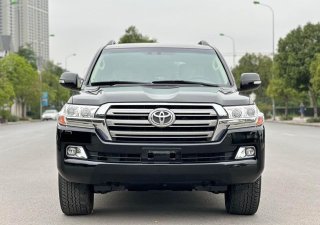 Toyota Land Cruiser 2016 - Màu đen, nhập khẩu