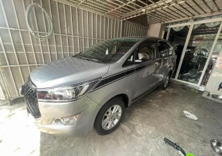 Toyota Innova 2019 - Màu bạc giá hữu nghị