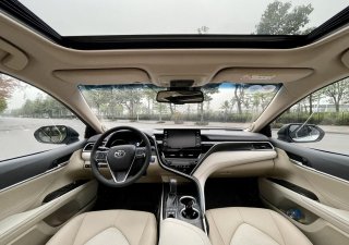 Toyota Camry 2022 - Màu trắng, nhập khẩu