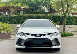 Toyota Camry 2022 - Màu trắng, nhập khẩu