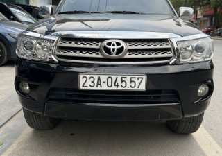 Toyota Fortuner 2009 - Màu đen