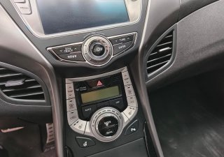 Hyundai Avante 2010 - Cần bán xe đẹp giá cạnh tranh