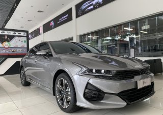 Kia K5 2022 - Giảm 50% phí trước bạ - Xe sẵn giao ngay - Ưu đãi giảm giá tiền mặt - Quà tặng chính hãng