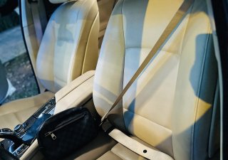 BMW 520i 2012 - Màu trắng, nội thất kem siêu đẹp - Odo 12 vạn zin - Cam kết không đâm đụng, ngập nước