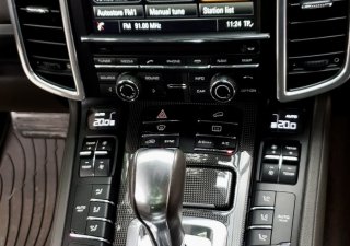 Porsche Cayenne 2015 - Ốp carbon quanh xe