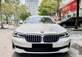 BMW 520i 2021 - Màu trắng, siêu lướt 17.000km