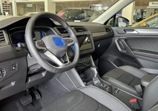Volkswagen Teramont Teramont đen nội thất đen 2023 - Cần bán xe demo Teramont Đen nội thất đen 2023 còn mới