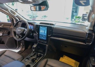 Ford Everest 2023 - Ưu đãi sốc tháng 6, trừ ngay 80tr tiền mặt, tặng phụ kiện cùng quà tặng đầy đủ cho khách