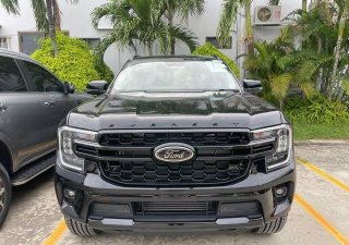 Ford Everest 2023 - Ưu đãi sốc tháng 6, trừ ngay 80tr tiền mặt, tặng phụ kiện cùng quà tặng đầy đủ cho khách