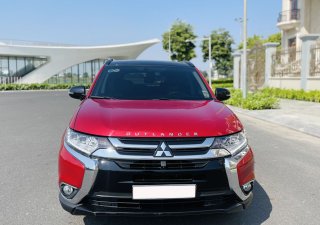 Mitsubishi Outlander 2019 - Màu đỏ, nội thất đen