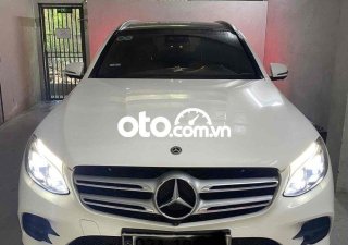 Mercedes-Benz GLC Cần bán Mec 300, màu trắng, nội thất đen, 2017 2017 - Cần bán Mec GLC300, màu trắng, nội thất đen, 2017