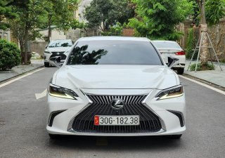 Lexus ES 250 2019 - đăng ký lần đầu 2020