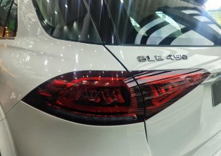 Mercedes-Benz GLE 450 2022 - Xe trưng bày hãng, màu trắng nội thất kem siêu lướt 30 km