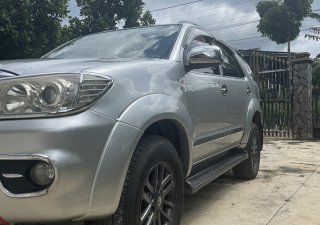Toyota Fortuner 2011 - Chính chủ cần bán xe Fortune 2011 đẹp - không lỗi ở P.3 - Đà Lạt -Giá 450 triệu.