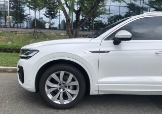 Volkswagen Touareg Luxury 2023 - Cần bán Touareg 2023 SG 1500km odo