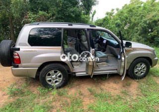 Toyota Land Cruiser nhà như xe cần ra đi em  2003. 2003 - nhà như xe cần ra đi em land cruiser 2003.