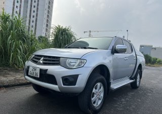 Mitsubishi Triton 2012 - Xe chủ đi giữ gìn nên xe còn rất mới
