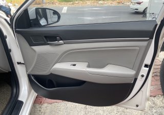 Hyundai Elantra Gls 2016 - Bán xe Hyundai Elantra Gls 2016, màu trắng