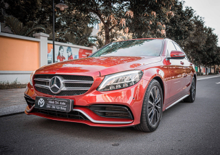 Mercedes-Benz C200 2018 - Bán Xe Mec c200 màu đỏ nội thất đen sx năm 2018 fom mới 2019