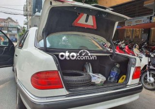 Mercedes-Benz E230 Mercedes E230 2.2 MT 1996 Nhập Đức BSTP dễ thương. 1996 - Mercedes E230 2.2 MT 1996 Nhập Đức BSTP dễ thương.