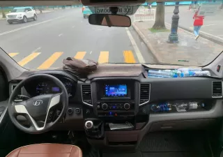Hyundai Solati 2017 - Chính chủ bán xe HuynDai SoLaTi, Limousine, 10 chỗ ngồi cả lái, đời 2017 màu đỏ