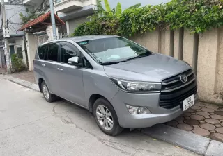 Toyota Innova 2016 - Bán xe Innova số sàn 2016 ( form 2017), xe gia đình, xe đẹp ( không phải xe showroom) ít đi, tháng chạy loanh quanh vài 