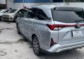Toyota Veloz Cross 2022 - Bán xe Toyota Veloz cross Bạc CVT 2022, Số Tự Động