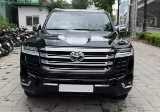 Toyota Land Cruiser LC300 2025 - Bán Toyota Land Cruiser LC300, đăng ký 2025, xe mới 99%.