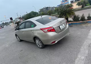 Toyota Vios 2016 - Chính chủ bán xe Toyota vios 2016 màu cát vàng số sàn