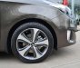 Kia Rondo GAT 2.0 Premium  2017 - Cần bán Kia Rondo GAT 2.0 Premium đời 2018 tại Nha Trang, mới 100%