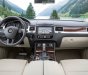Volkswagen Touareg GP 2016 - Dòng SUV nhập Đức Volkswagen Touareg 3.6lGP đời 2016, màu nâu. Tặng 100% thuế trước bạ+ BH 2 chiều+gói bảo dưỡng