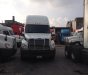 Xe tải 10000kg  Freightliner 2011 - Đầu kéo Mỹ máy Cummins màu trắng, chỉ 1 tỷ