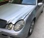 Mercedes-Benz E240 2004 - Xe Mercedes E240 đời 2004, màu bạc số tự động, giá chỉ 320 triệu