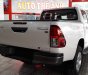 Toyota Hilux 2.4E MT 2017 - Toyota Hilux 2017 chính hãng, mới 100%, 675 triệu, LH: 0932506503