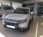 Mitsubishi Outlander 2.4 CVT 2017 - Bán xe Mitsubishi Outlander 2.4 CVT đời 2017, màu trắng, xe nhập